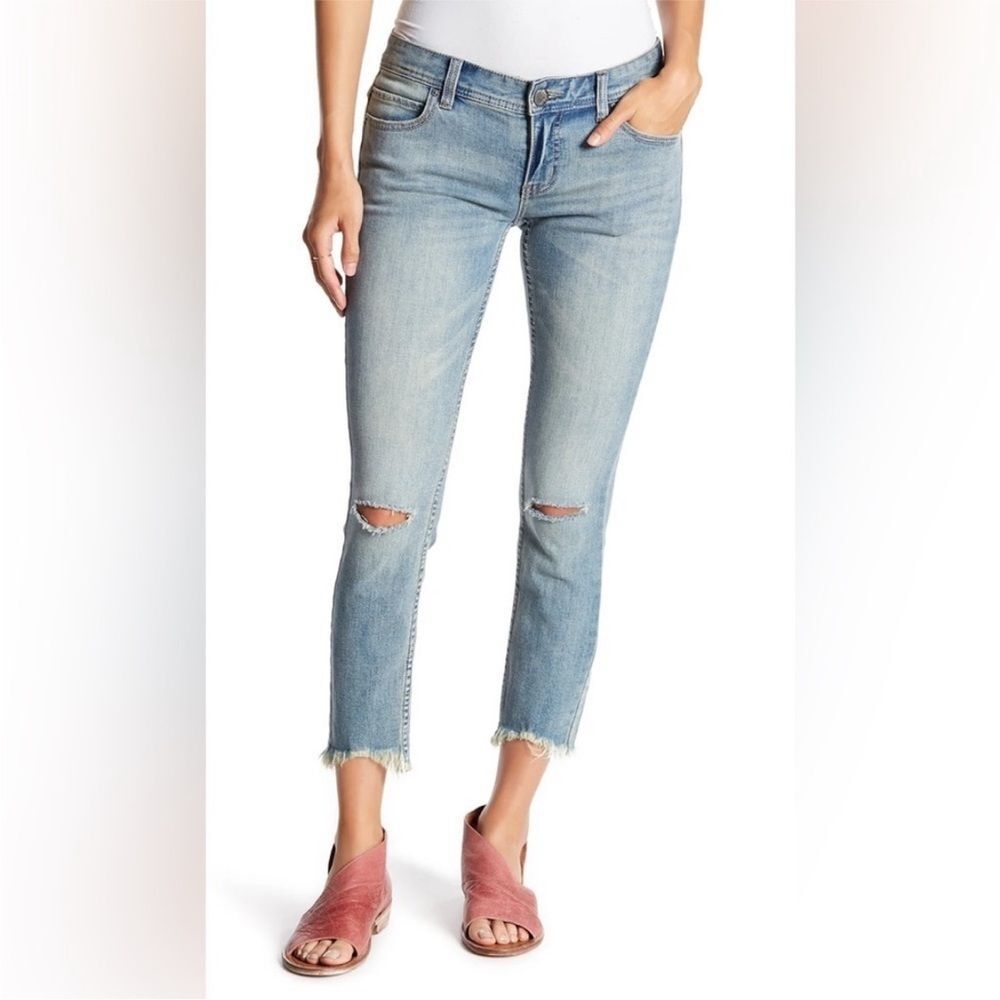 Free People Sitka Skinny Jeans Women’s size 28 Distressed Raw Hem Basic Boho